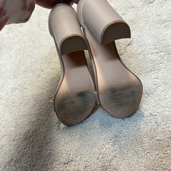 Steve Madden Nude Heels - Picture 4 of 4